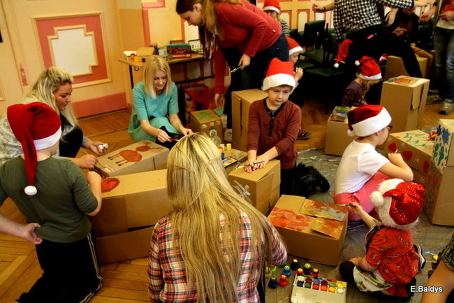 Wielkie malowanie Szlachetnych Paczek (zdjęcia)