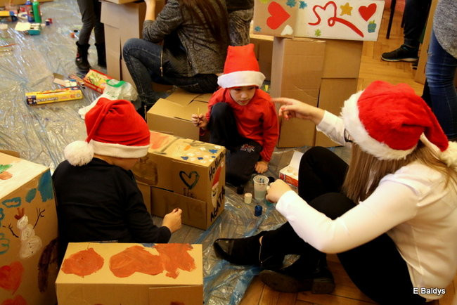 Wielkie malowanie Szlachetnych Paczek (zdjęcia)