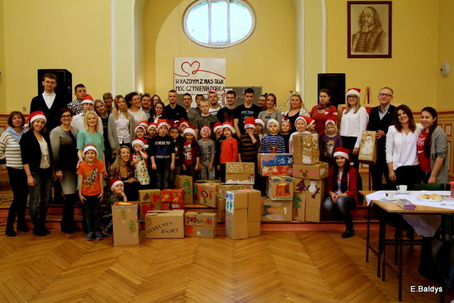Wielkie malowanie Szlachetnych Paczek (zdjęcia)
