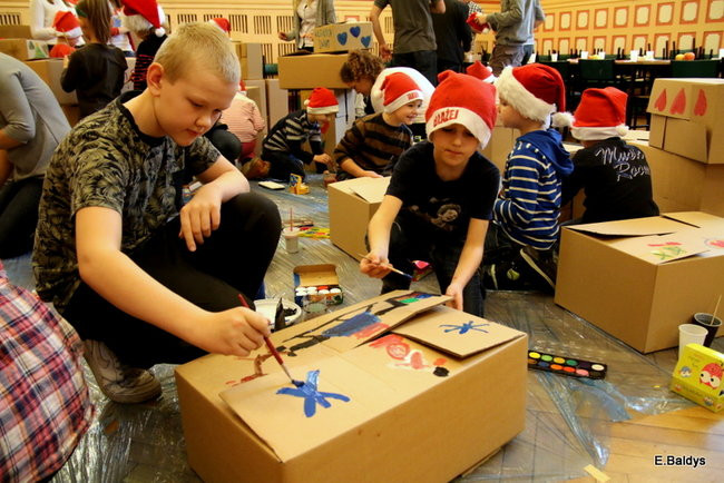 Wielkie malowanie Szlachetnych Paczek (zdjęcia)