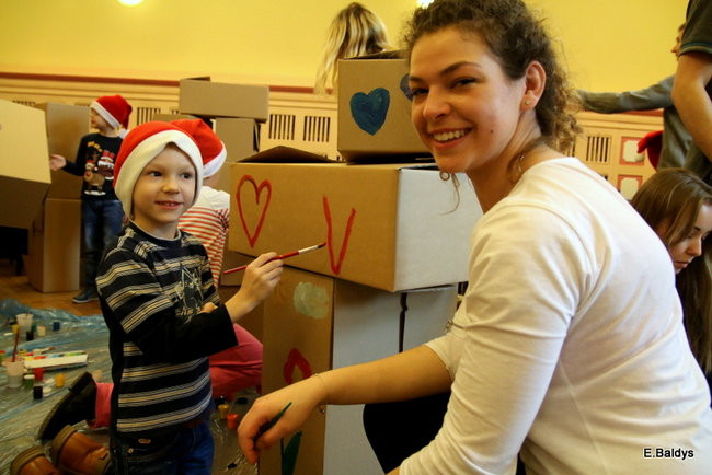 Wielkie malowanie Szlachetnych Paczek (zdjęcia)
