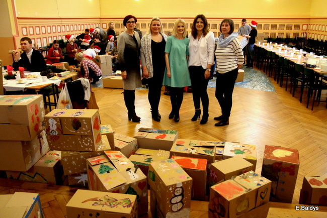 Wielkie malowanie Szlachetnych Paczek (zdjęcia)