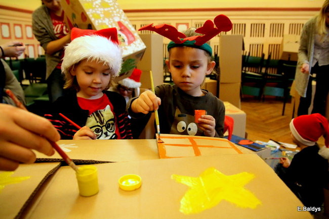 Wielkie malowanie Szlachetnych Paczek (zdjęcia)