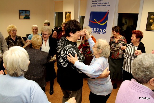 W tańcu zapominają o chorobie (zdjęcia)