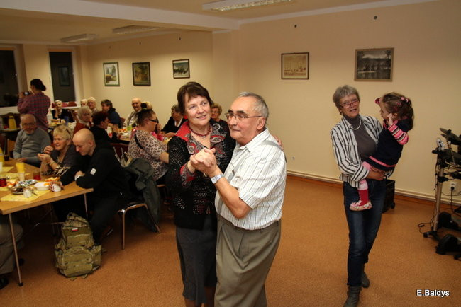 W tańcu zapominają o chorobie (zdjęcia)