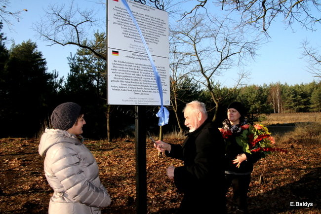 Tablice odsłonięte (zdjęcia)