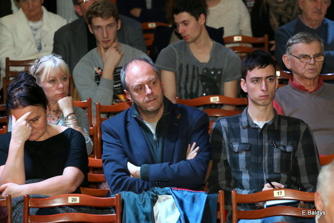 Prezydent pod ostrzałem (zdjęcia)