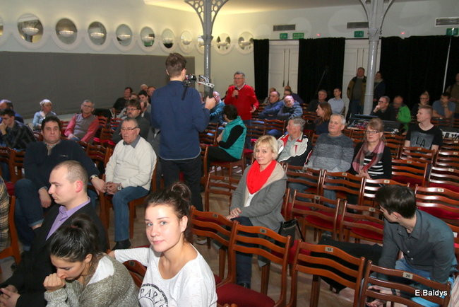 Prezydent pod ostrzałem (zdjęcia)