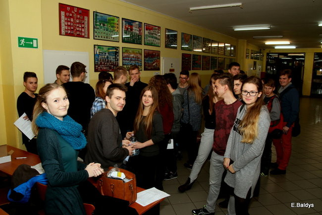 Szkolna kolejka do oddania krwi ( zdjęcia)