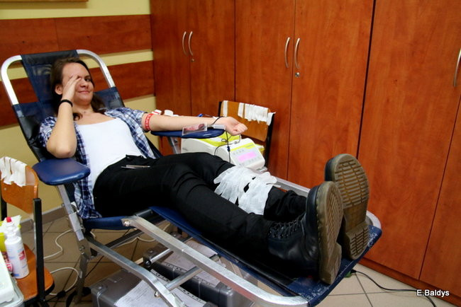 Szkolna kolejka do oddania krwi ( zdjęcia)