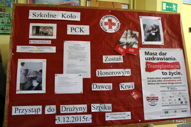 Szkolna kolejka do oddania krwi ( zdjęcia)
