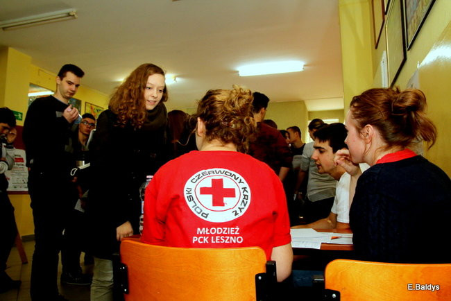 Szkolna kolejka do oddania krwi ( zdjęcia)