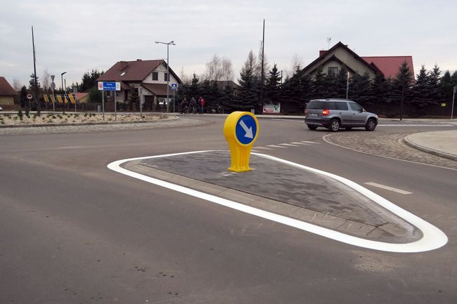 Rondo i droga oficjalnie oddane do użytku (zdjęcia)