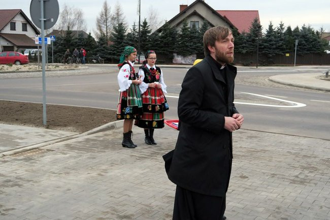Rondo i droga oficjalnie oddane do użytku (zdjęcia)
