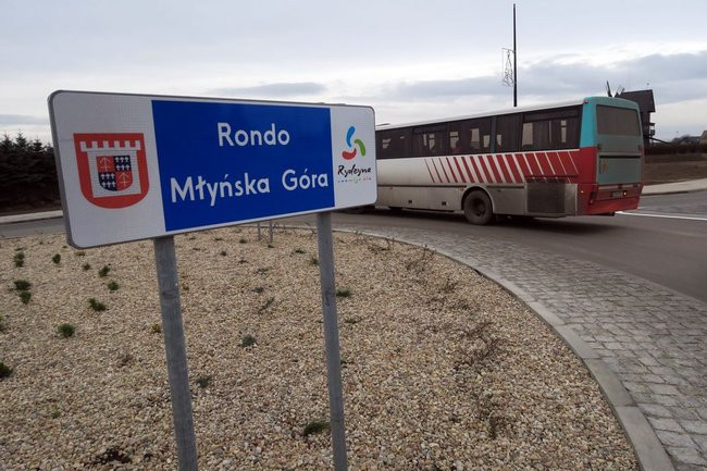 Rondo i droga oficjalnie oddane do użytku (zdjęcia)