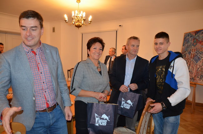 Byki odwiedziły radnych (zdjęcia)