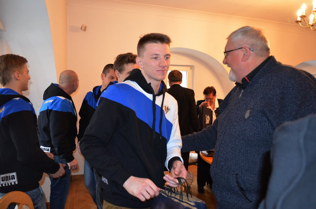 Byki odwiedziły radnych (zdjęcia)