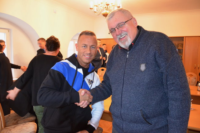 Byki odwiedziły radnych (zdjęcia)