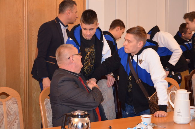 Byki odwiedziły radnych (zdjęcia)