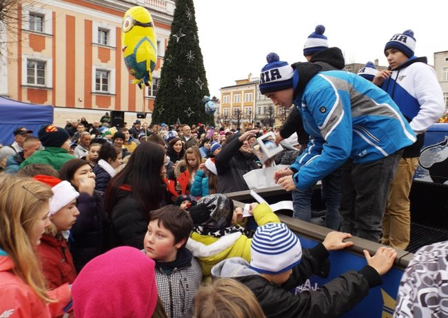 Mikołajkowe szaleństwo na rynku (dużo zdjęć)