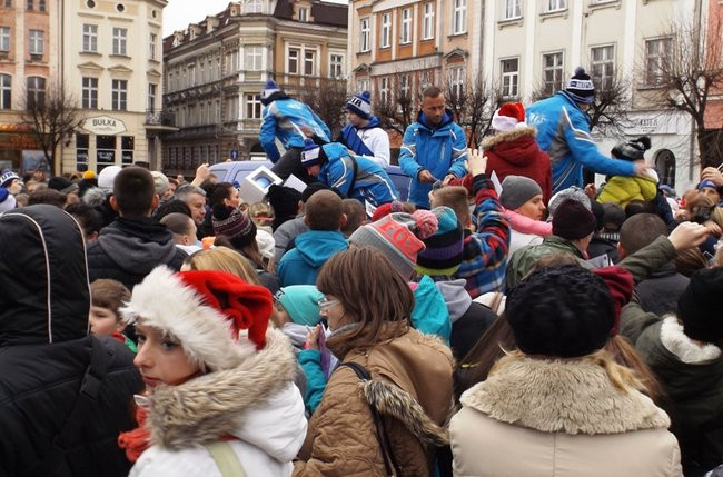Mikołajkowe szaleństwo na rynku (dużo zdjęć)