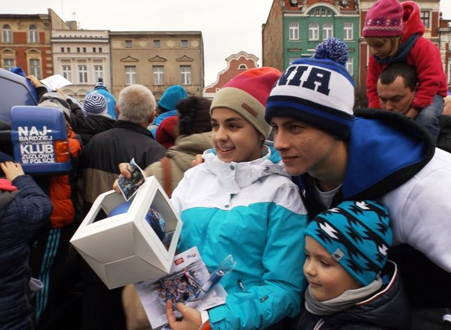 Mikołajkowe szaleństwo na rynku (dużo zdjęć)