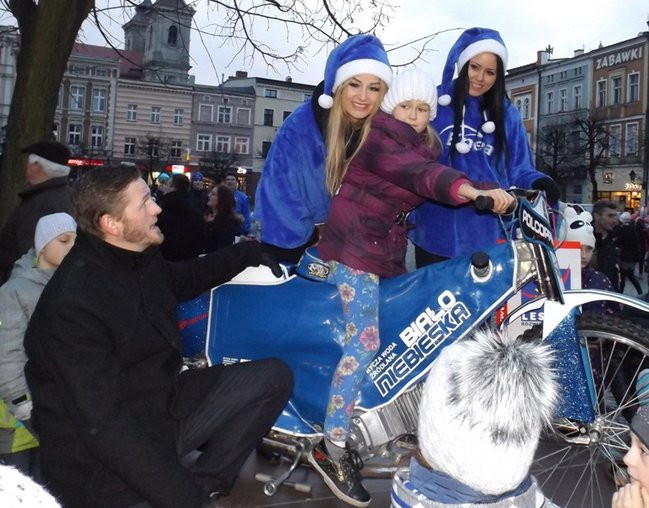 Mikołajkowe szaleństwo na rynku (dużo zdjęć)