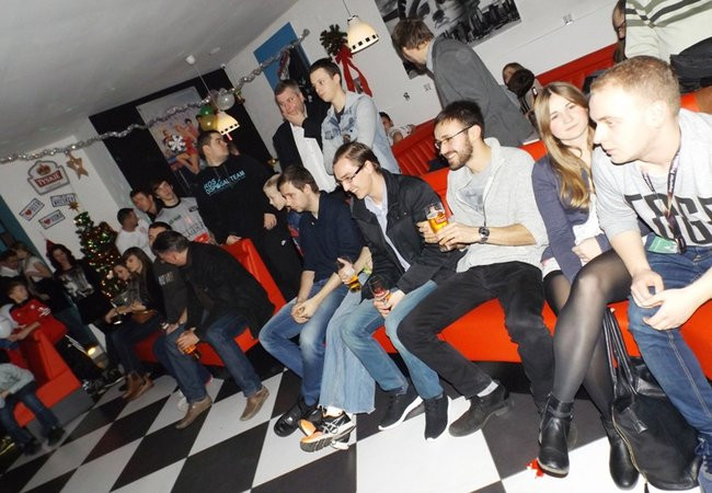 Piłka nożna w dwóch odsłonach (zdjęcia)