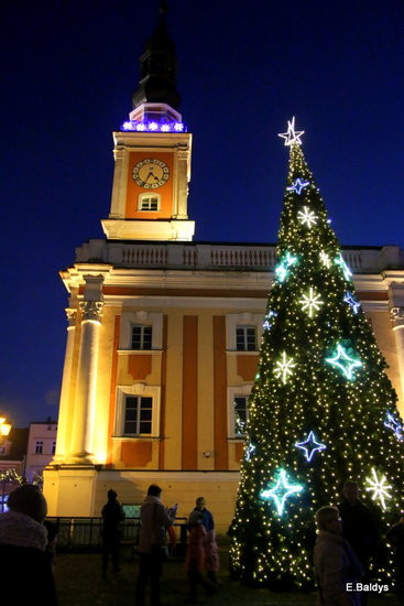 Ile kosztuje świąteczny wystrój leszczyńskiego rynku? (zdjęcia)