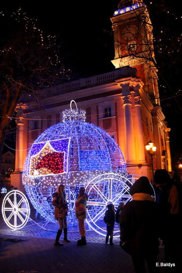 Ile kosztuje świąteczny wystrój leszczyńskiego rynku? (zdjęcia)