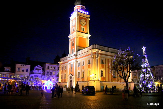 Ile kosztuje świąteczny wystrój leszczyńskiego rynku? (zdjęcia)