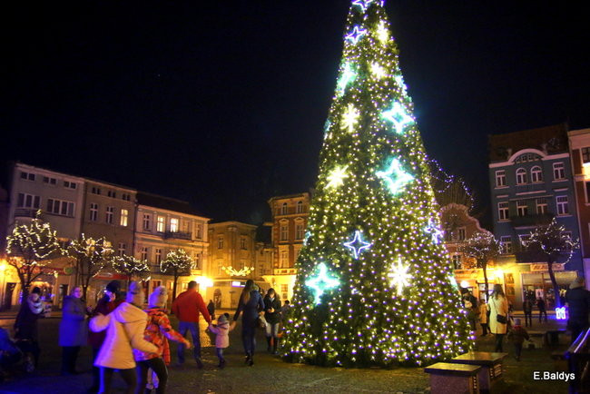 Ile kosztuje świąteczny wystrój leszczyńskiego rynku? (zdjęcia)