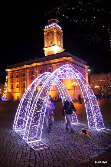 Ile kosztuje świąteczny wystrój leszczyńskiego rynku? (zdjęcia)