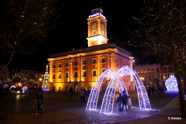 Ile kosztuje świąteczny wystrój leszczyńskiego rynku? (zdjęcia)