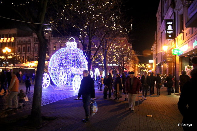 Ile kosztuje świąteczny wystrój leszczyńskiego rynku? (zdjęcia)