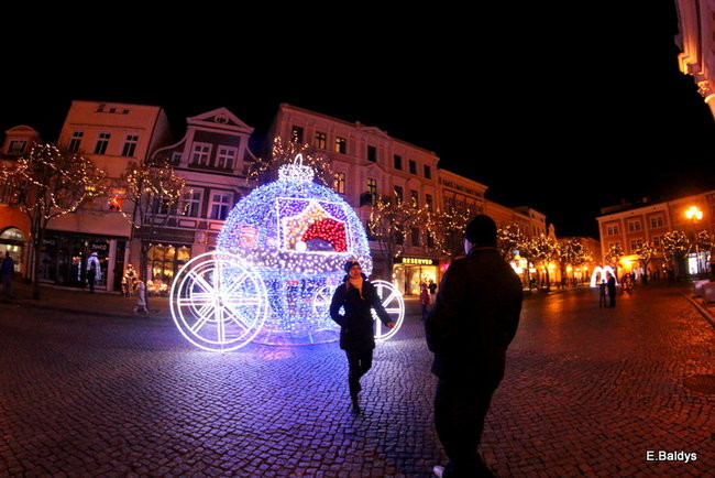 Ile kosztuje świąteczny wystrój leszczyńskiego rynku? (zdjęcia)