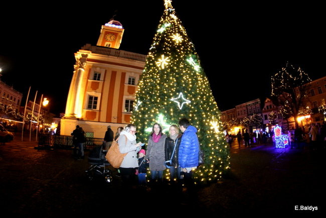 Ile kosztuje świąteczny wystrój leszczyńskiego rynku? (zdjęcia)
