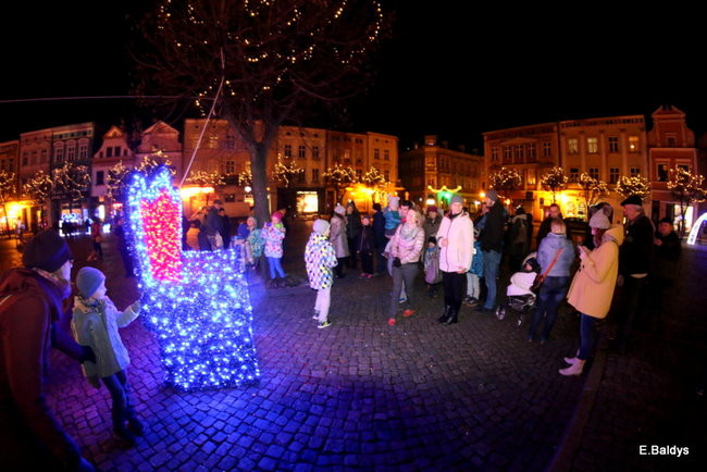 Ile kosztuje świąteczny wystrój leszczyńskiego rynku? (zdjęcia)