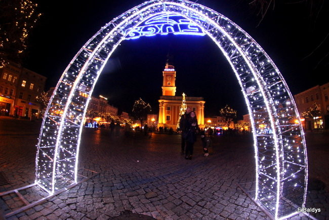 Ile kosztuje świąteczny wystrój leszczyńskiego rynku? (zdjęcia)