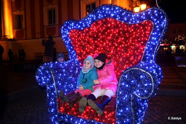 Ile kosztuje świąteczny wystrój leszczyńskiego rynku? (zdjęcia)