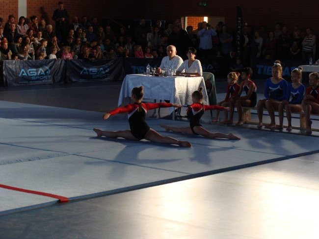 Mikołajkowy Turniej Akrobatyczny (zdjęcia)