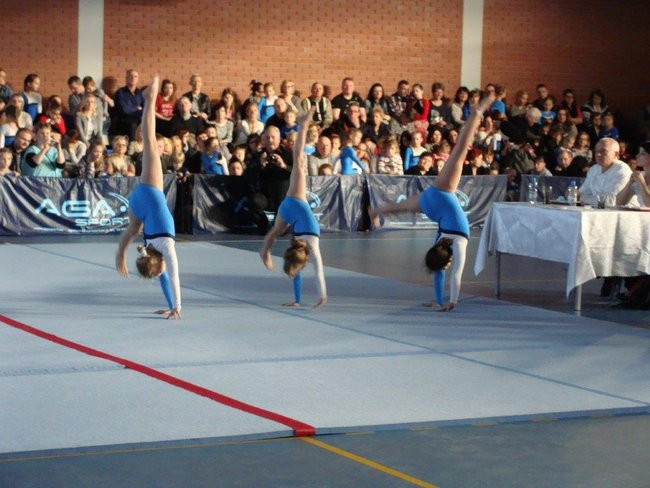 Mikołajkowy Turniej Akrobatyczny (zdjęcia)