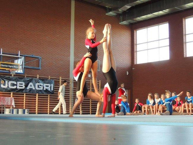 Mikołajkowy Turniej Akrobatyczny (zdjęcia)