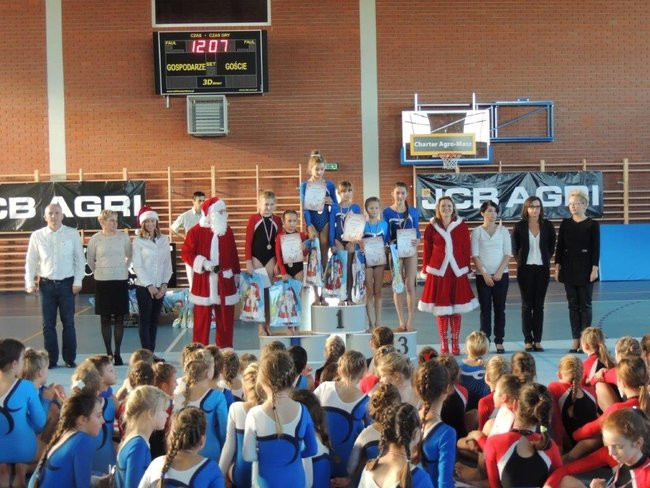 Mikołajkowy Turniej Akrobatyczny (zdjęcia)