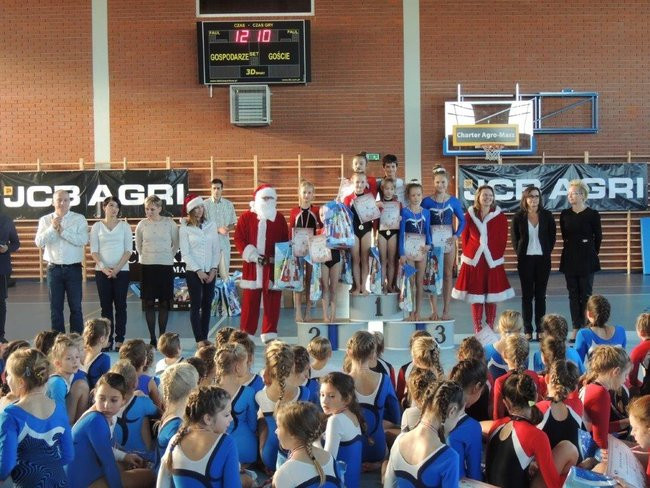 Mikołajkowy Turniej Akrobatyczny (zdjęcia)