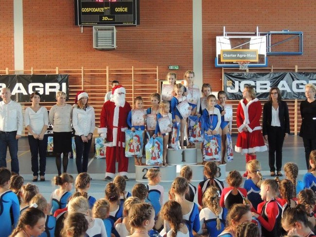 Mikołajkowy Turniej Akrobatyczny (zdjęcia)