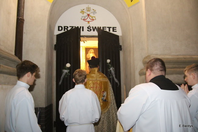 Otwarte Drzwi Święte w Bazylice. Więcej odpustów dla wiernych  (zdjęcia)