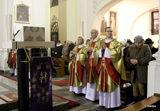 Otwarte Drzwi Święte w Bazylice. Więcej odpustów dla wiernych  (zdjęcia)