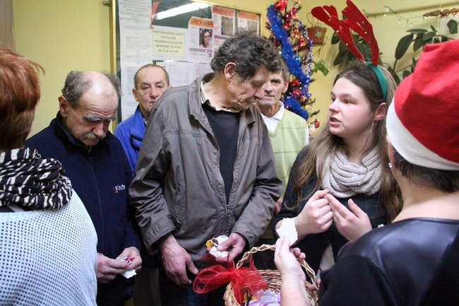 Magia świąt wypełniła DPS i noclegownię (zdjęcia i film)