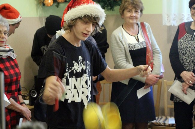 Magia świąt wypełniła DPS i noclegownię (zdjęcia i film)